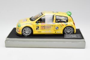 Renault Clio Sport #2 E. Rangoni Renault Clio Trophy Winner 2000 Universal Hobbies 1:18 7711218616 Metall — Bild 3 von 6