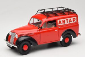 Renault Juvaquatre Utilitaire Rot Solido 1:18 8424 Metall