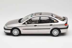 Renault Laguna V6 3.0 Baccara Opal Grey Otto 1:18 OT1185 Resin — Bild 3 von 6