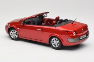Renault Megane Mk1 CC Rot Solido 1:18 8152 Metall — Bild 7 von 8