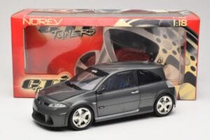 Renault Megane Mk2 RS Vampire Grey Norev 1:18 185101 Metall — Bild 8 von 8