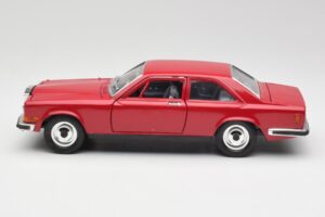 Rolls-Royce Camargue Rot Bburago 1:22 3001 Metall — Bild 4 von 8