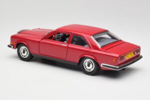 Rolls-Royce Camargue Rot Bburago 1:22 3001 Metall — Bild 7 von 8