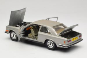 Rolls-Royce Camargue Silber Bburago 1:18 3001-M2 Metall — Bild 5 von 8