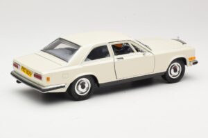 Rolls-Royce Camargue Weiß Bburago 1:22 3001-M1 Metall — Bild 2 von 8