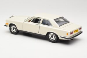 Rolls-Royce Camargue Weiß Bburago 1:22 3001-M1 Metall — Bild 7 von 8