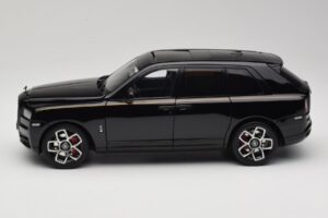 Rolls-Royce Cullinan Schwarz Mit Gold Coachline & Shadow Wheels OEM 1:18 028-15A Metall — Bild 4 von 8