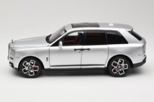 Rolls-Royce Cullinan Silber Mit Shadow Wheels OEM 1:18 028-16A Metall — Bild 4 von 8