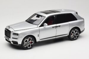 Rolls-Royce Cullinan Silber Mit Shadow Wheels OEM 1:18 028-16A Metall