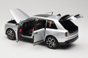 Rolls-Royce Cullinan Silber Mit Shadow Wheels OEM 1:18 028-16A Metall — Bild 5 von 8