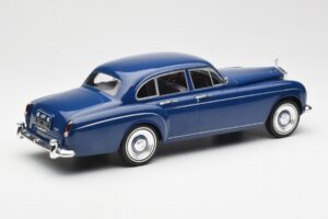 Rolls-Royce Silver Cloud III Flying Spur Mulliner RHD Dunkelblau MCG 1:18 MCG18124 Metall — Bild 2 von 6