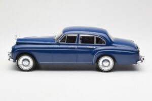 Rolls-Royce Silver Cloud III Flying Spur Mulliner RHD Dunkelblau MCG 1:18 MCG18124 Metall — Bild 3 von 6