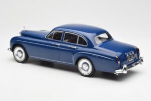 Rolls-Royce Silver Cloud III Flying Spur Mulliner RHD Dunkelblau MCG 1:18 MCG18124 Metall — Bild 5 von 6