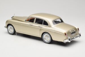 Rolls-Royce Silver Cloud III Flying Spur H.J. Mulliner Gold MCG 1:18 MCG18058 Metall — Bild 5 von 6