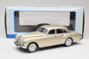 Rolls-Royce Silver Cloud III Flying Spur H.J. Mulliner Gold MCG 1:18 MCG18058 Metall — Bild 6 von 6