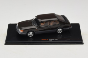 Saab 900 Turbo Schwarz IXO 1:43 CLC577N Metall