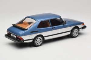 Saab 900 Turbo Blue Metallic MCG 1:18 MCG18261MCW Metall — Bild 2 von 6