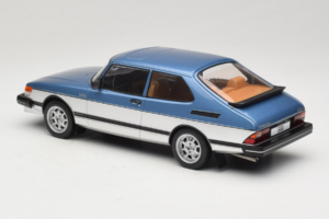 Saab 900 Turbo Blue Metallic MCG 1:18 MCG18261MCW Metall — Bild 5 von 6
