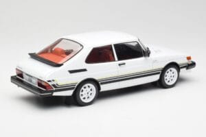 Saab 900 Turbo Weiß MCG 1:18 MCG18339 Metall — Bild 2 von 6