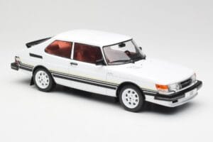 Saab 900 Turbo Weiß MCG 1:18 MCG18339 Metall — Bild 4 von 6