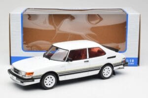 Saab 900 Turbo Weiß MCG 1:18 MCG18339 Metall — Bild 6 von 6