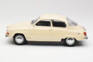 Saab 96 V4 Beige MCG 1:18 MCG18059 Metall — Bild 3 von 6