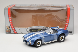 Shelby Cobra 427 S/C Blau Weißer Streifen Road Signature 1:18 92058-P2 Metall — Bild 6 von 6
