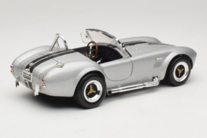 Shelby Cobra 427S/C Silber Mit Schwarzen Streifen Road Signature 1:18 92058 Metall — Bild 3 von 8