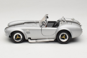 Shelby Cobra 427S/C Silber Mit Schwarzen Streifen Road Signature 1:18 92058 Metall — Bild 4 von 8