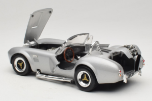 Shelby Cobra 427S/C Silber Mit Schwarzen Streifen Road Signature 1:18 92058 Metall — Bild 5 von 8