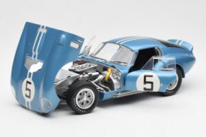 Shelby Cobra Daytona Coupe #5 D. Gurney / B. Bondurant 24 Hours of Le Mans 1964 Exoto 1:18 135190555498 Metall — Bild 2 von 8