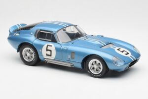 Shelby Cobra Daytona Coupe #5 D. Gurney / B. Bondurant 24 Hours of Le Mans 1964 Exoto 1:18 135190555498 Metall — Bild 6 von 8