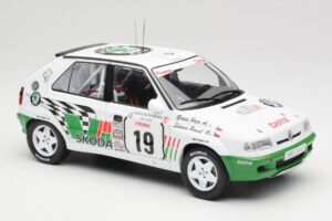 Skoda Felicia Kit Car #19 P. Sibera / P. Gross Tour de Corse 1995 IXO 1:18 18RMC149B Metall — Bild 4 von 6