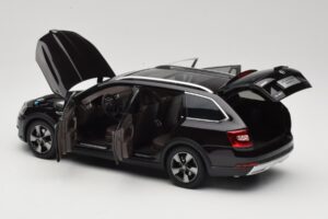 Skoda Octavia Mk4 Combi Braun Paudi Model 1:18 ZMR000005BRA Metall — Bild 5 von 8
