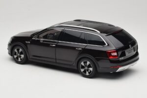 Skoda Octavia Mk4 Combi Braun Paudi Model 1:18 ZMR000005BRA Metall — Bild 7 von 8