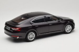 Skoda Superb Mk3 Schwarz Paudi Model 1:18 ZSS000006BLA Metall — Bild 3 von 8