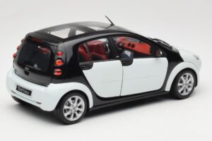 Smart Forfour Weiß Kyosho 1:18 0019141V001C01Q00 Metall — Bild 3 von 8