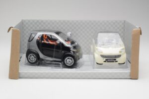 Smart Fortwo Schwarz & Weiss Maisto 1:18 56045 Metall