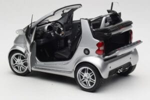 Smart Fortwo W450 Brabus Cabrio Silber Händler Edition Kyosho 1:18 0017769V001C05Q00 Metall — Bild 5 von 8