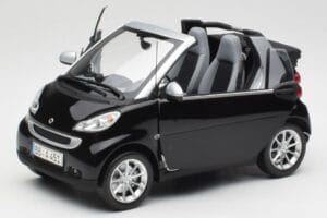 Smart Fortwo Cabrio W451 Schwarz & Silber Minichamps 1:18 Q0022566V001C18Q00 Metall — Bild 2 von 8