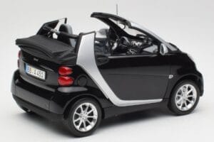 Smart Fortwo Cabrio W451 Schwarz & Silber Minichamps 1:18 Q0022566V001C18Q00 Metall — Bild 3 von 8