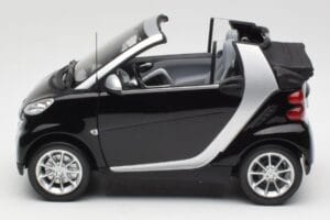 Smart Fortwo Cabrio W451 Schwarz & Silber Minichamps 1:18 Q0022566V001C18Q00 Metall — Bild 4 von 8