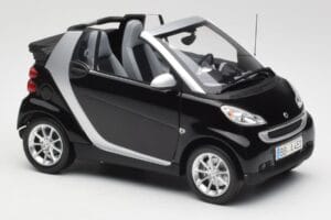 Smart Fortwo Cabrio W451 Schwarz & Silber Minichamps 1:18 Q0022566V001C18Q00 Metall — Bild 6 von 8