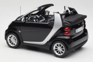 Smart Fortwo Cabrio W451 Schwarz & Silber Minichamps 1:18 Q0022566V001C18Q00 Metall — Bild 7 von 8