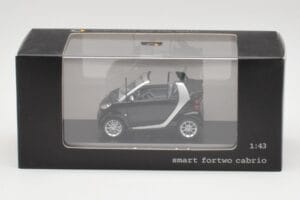 Smart Fortwo Cabrio Tief Schwarz Minichamps 1:43 Q0022561V001C18Q00 Metall — Bild 4 von 4