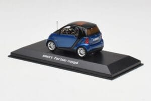 Smart Fortwo Coupe Aqua Blau Metallic & Schwarz Minichamps 1:43 Q0022558V001C77Q00 Metall — Bild 3 von 4