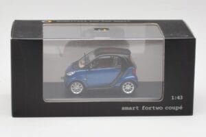 Smart Fortwo Coupe Aqua Blau Metallic & Schwarz Minichamps 1:43 Q0022558V001C77Q00 Metall — Bild 4 von 4