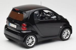 Smart Fortwo Coupe W451 Deep Schwarz Minichamps 1:18 Q0022563V001C02Q00 Metall — Bild 3 von 8
