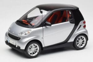 Smart Fortwo Coupe W451 Silber & Schwarz Minichamps 1:18 Q0022528V001C75Q00 Metall