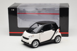 Smart Fortwo 451 Coupe Weiß Schwarz Minichamps 1:18 150036302 Metall — Bild 8 von 8